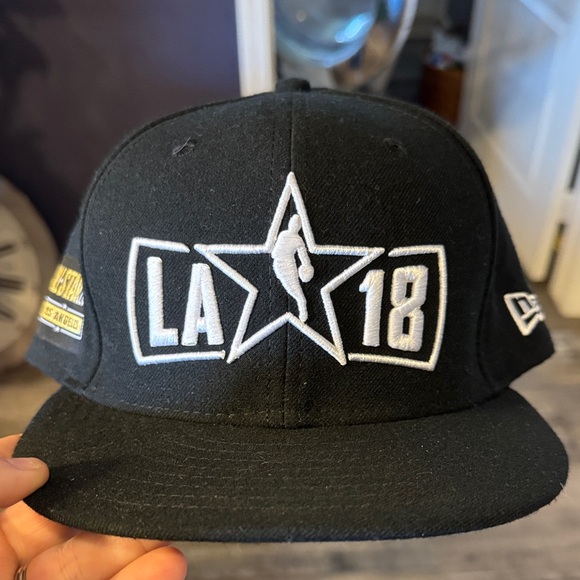 New Era Black and White LA 18 Hat - Picture 1 of 3